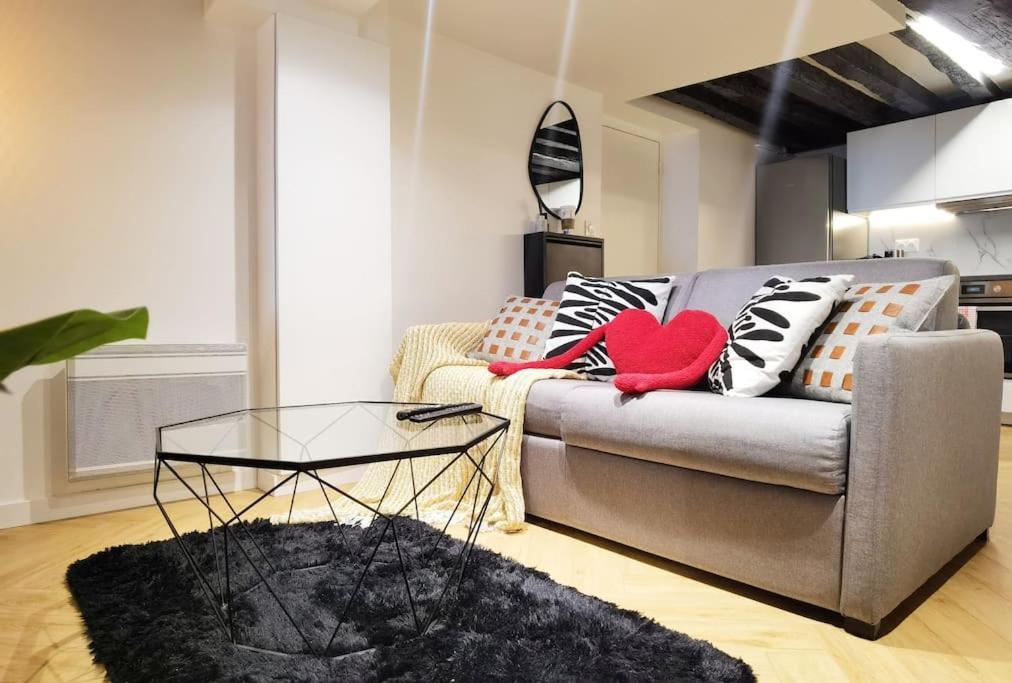60m2 New Designed 2 Bdrs Heart Of 75002 N2-108 Appartamento